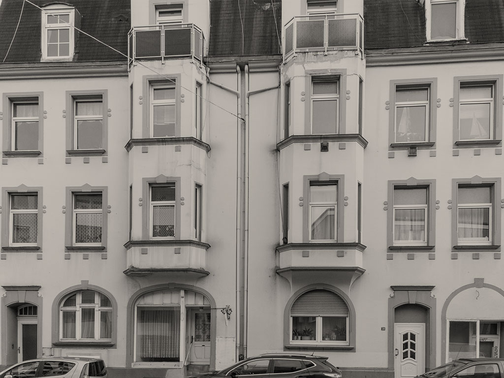 Mehrfamilienhaus - Untere Lichtenplatzer Strasse